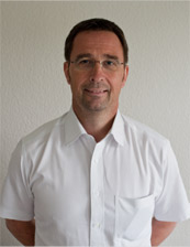 Dr. Axel Hans